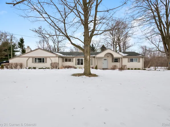 21412 Holmbury Rd, Northville, MI 48167