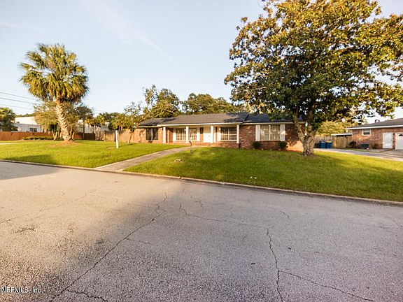 2nd image of 1079 W Parkridge Cir