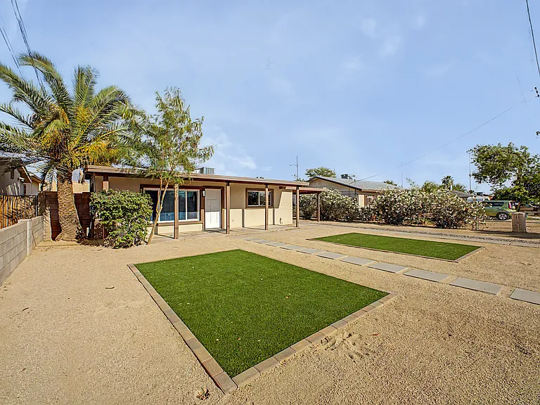 3107 N 25th Dr — Photo 2