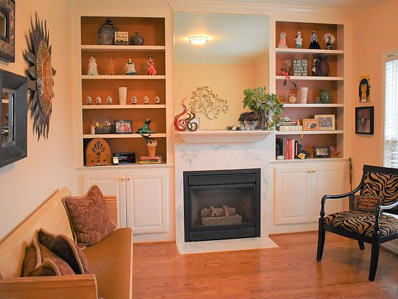 4th image of 1810 Gleneagles Way