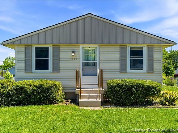2nd image of 1706 Beaumont Drive