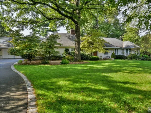 322 Hollywood Ave, Ho Ho Kus, NJ 07423