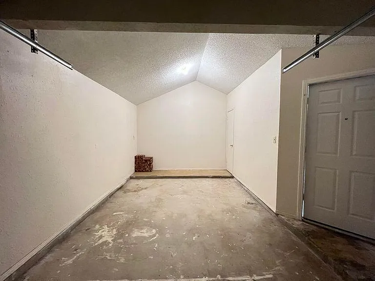 11812 Tracy Austin Ln — Photo 10