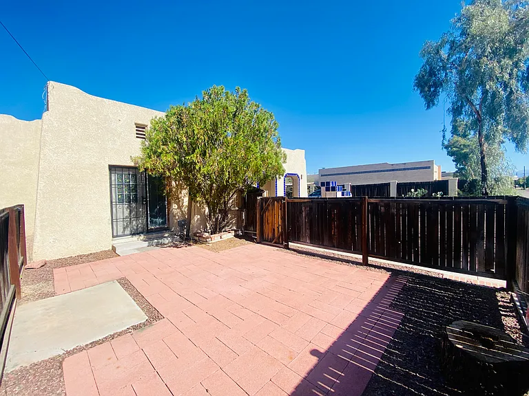 3249 E Presidio Rd — Photo 6