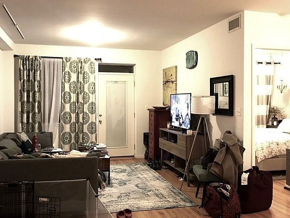 3rd image of 611 Grand St #2R