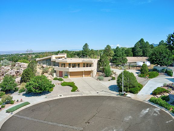 2nd image of 3010 La Villita Pl NE