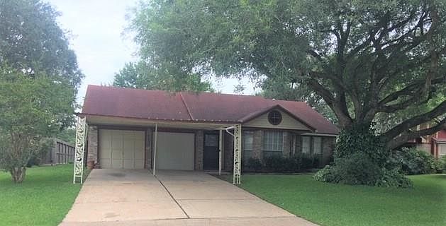 1st image of 2710 Mockingbird Dr