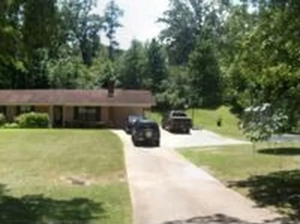 297 Tanglewood Trl, Columbus, MS 39705