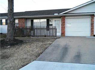 7842 Oakland Dr, Kansas City, KS 66112