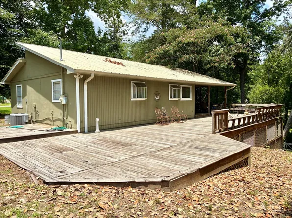 219 Magnolia Dr, Burkeville, TX 75932