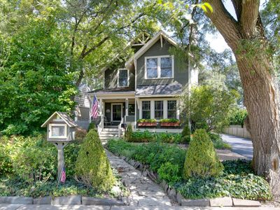 1461 N McKinley Rd, Lake Forest, IL, 60045