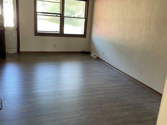 5th image of 251 Broadway Dr #251