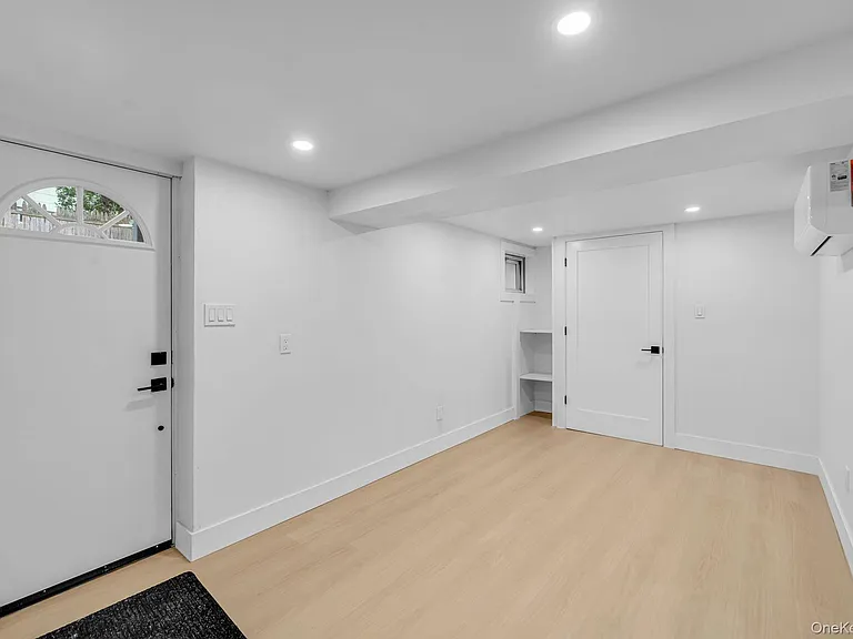 2386 New York Ave #2 — Photo 2