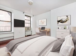 252 W 14th St #3A, New York, NY 10011