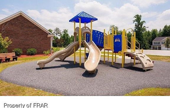 4th image of 48 Folkstone Ct