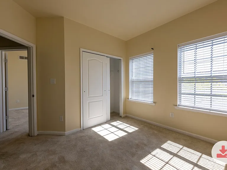 292 N Bayberry Pkwy — Photo 10