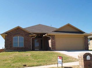 1513 Meadow Run, Moore, OK 73160