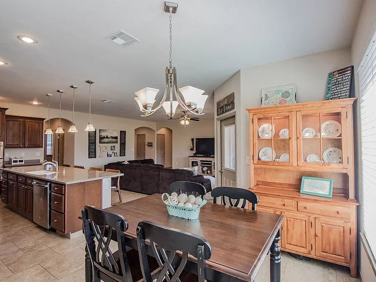 1155 Santiago St — Photo 4
