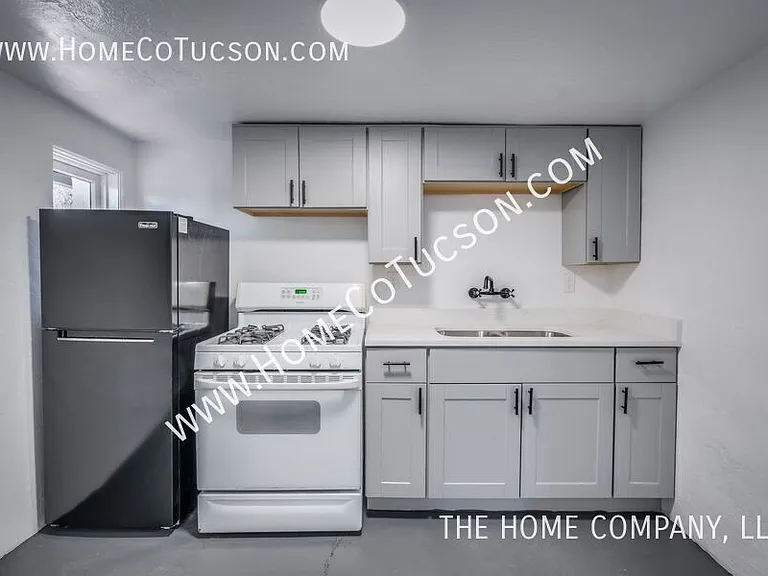 940 E Florita St — Photo 25