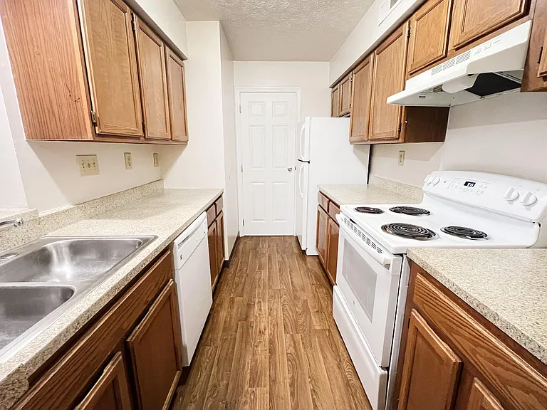 Deercross Apartments — Photo 91