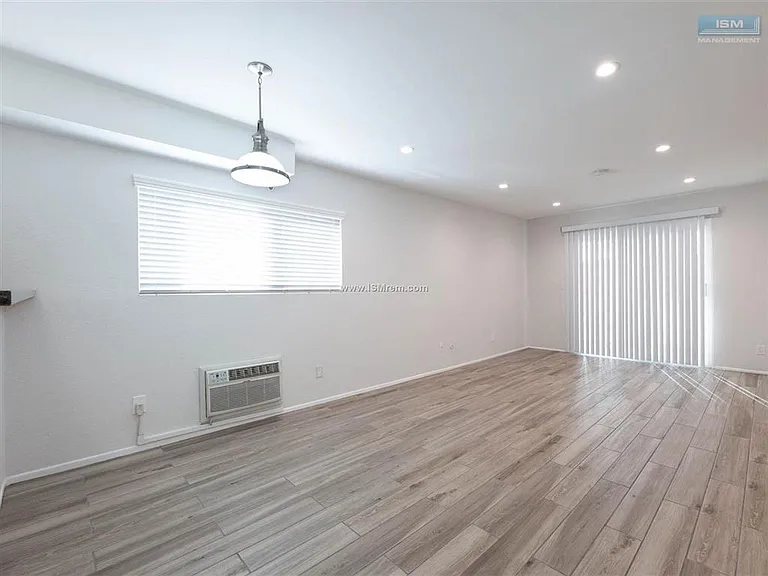 14417 Tiara St — Photo 15