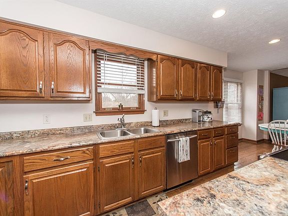 4th image of 7353 Wethersfield Dr