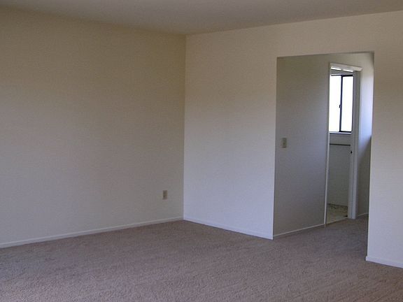 5th image of 162 La Mancha Dr
