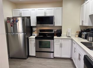 Grenadier Lake At Welleby, Sunrise, FL 33351