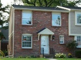 25604 New England Ct, Roseville, MI 48066