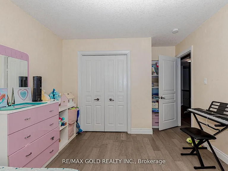 240 Birkinshaw Rd — Photo 43