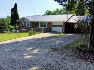 35 Minuet Ln, Hendersonville, NC 28791