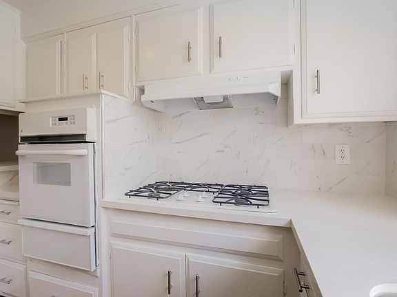 4th image of 1823 Malcolm Ave #4
