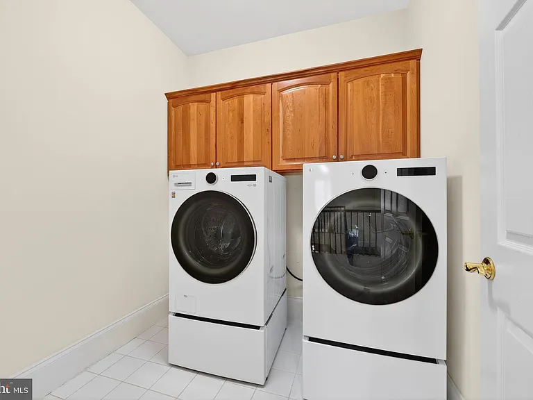 9860 Palace Green Way — Photo 44