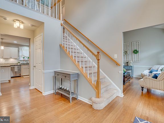 5th image of 15 Wexwood Ct