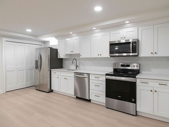 Brand new stainless steel appliances, including your very own dishwasher.