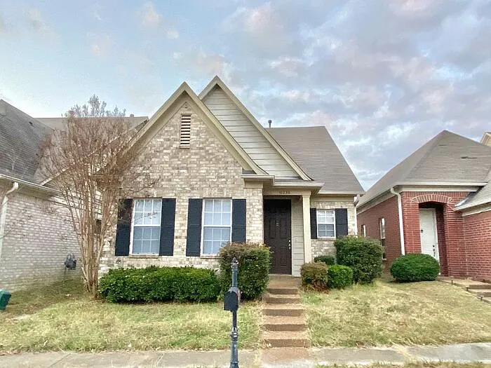 3 bed, 2.5 bath, 1374 sqft, $1,710 — Photo 2