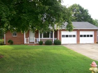 715 Robinhood Rd, Maiden, NC 28650