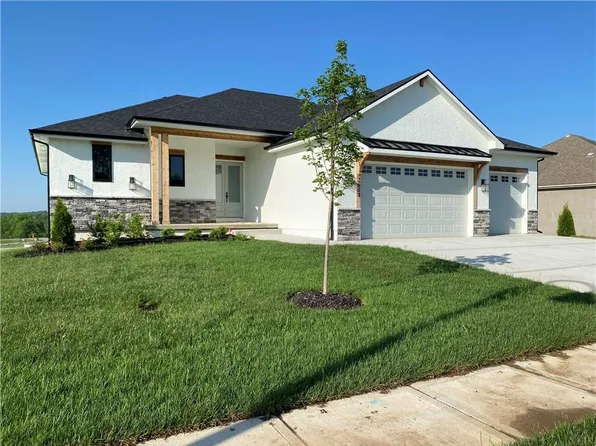 2604 NE Amanda Ln, Blue Springs, MO 64029