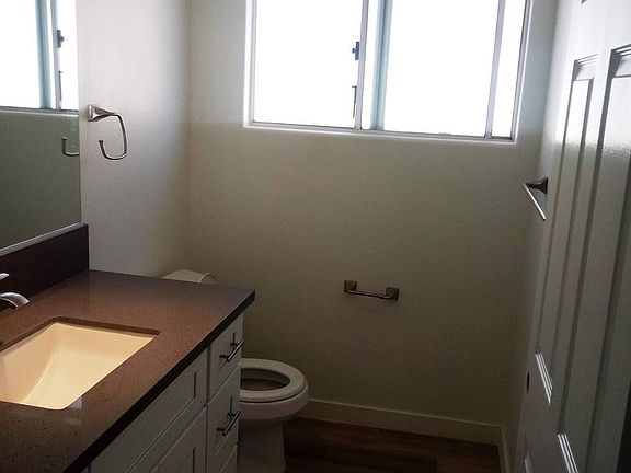 5th image of 760 W Hamilton Ave APT C