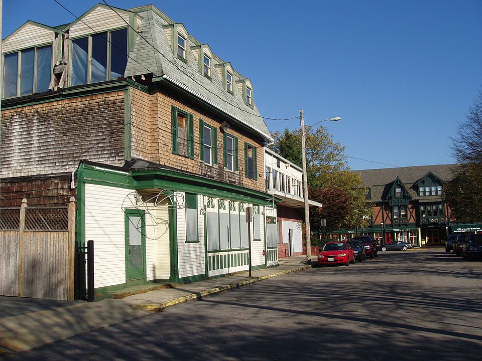 Corner of Bellevue & Memorial