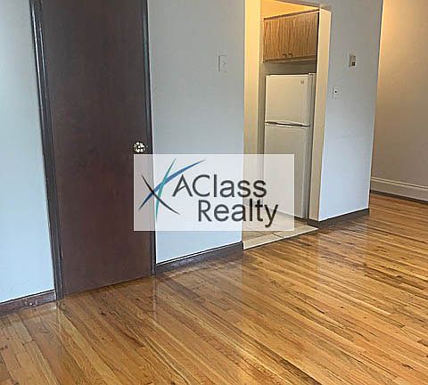 4th image of 33-14 Ditmars Blvd #2R