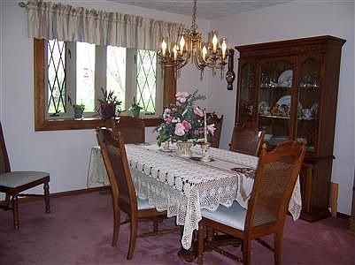 Dining room.