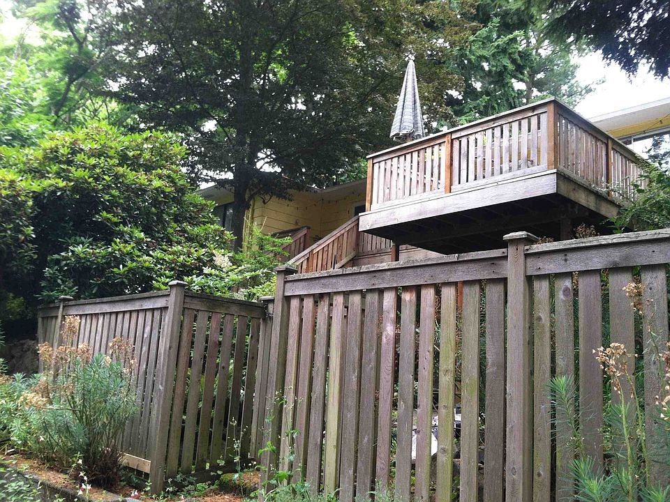 2nd image of 2308 NE 107th St