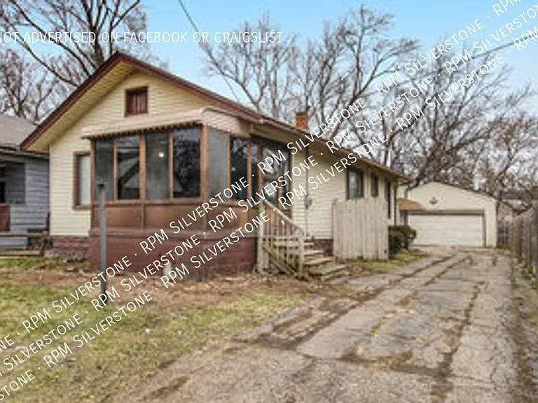 30 N Sanford St — Photo 2