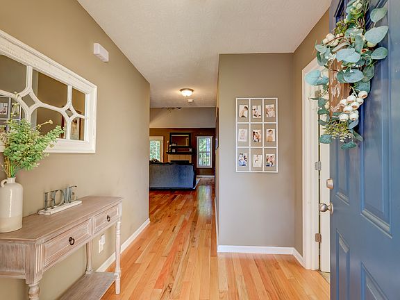4th image of 2677 Hidden Ridge Ct