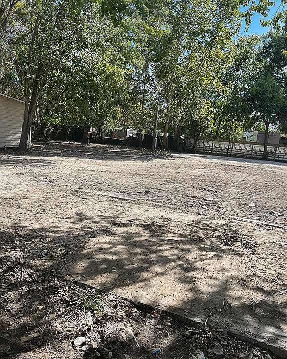 2nd image of 2216 Hopper Rd
