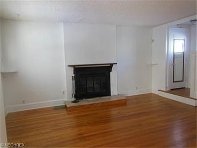 4th image of 464 Seaman Ave