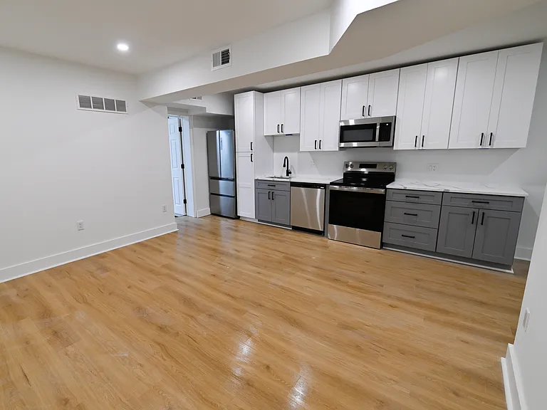 1230 Penn St NE #2 — Photo 8