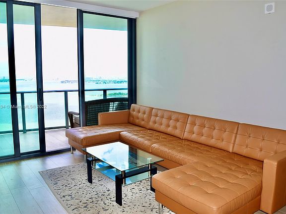 2nd image of 460 NE 28th St APT 3304