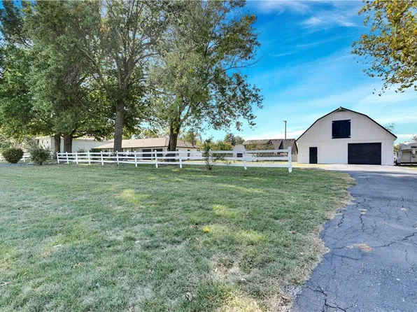 701 S Webster St, Spring Hill, KS 66083